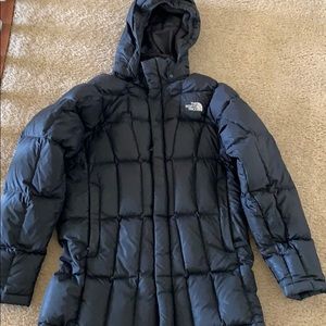 North Face winter coat in Youth XL and black